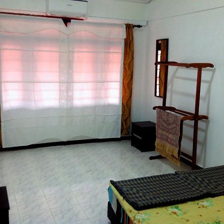 Nur Muslim Homestay At Kota Bahru Luaran gambar