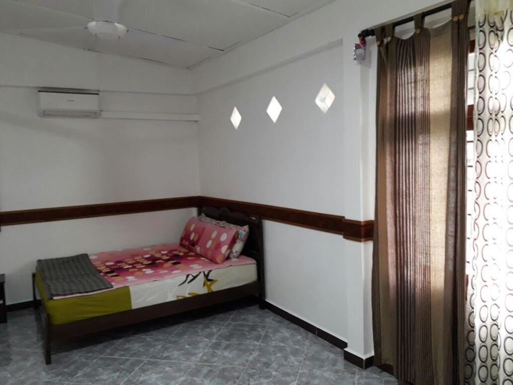 Nur Muslim Homestay At Kota Bahru Luaran gambar