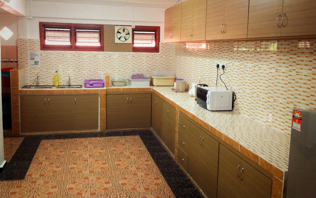 Nur Muslim Homestay At Kota Bahru Luaran gambar